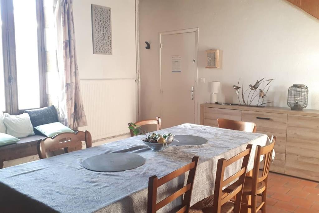 Gite A La Ferme, Avec Animaux, Fromages Et Nature Neuville-les-Decize Eksteriør billede
